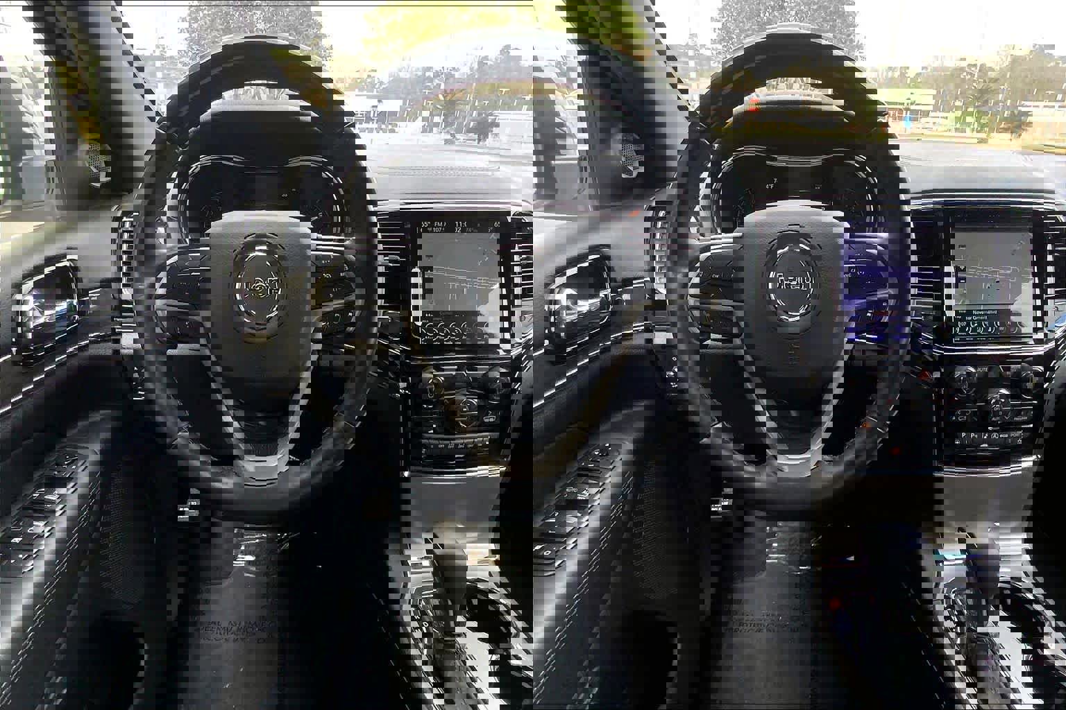 Used 2020 Jeep Grand Cherokee Overland image 5