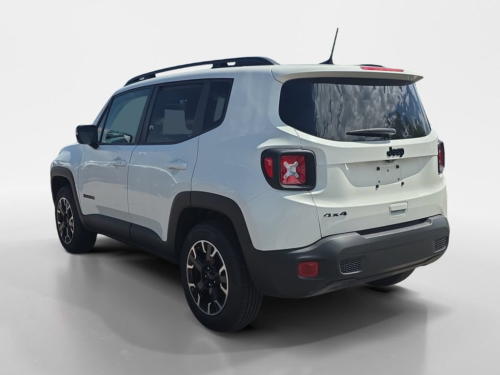 Used 2023 Jeep Renegade Latitude AWD/4WD image 3