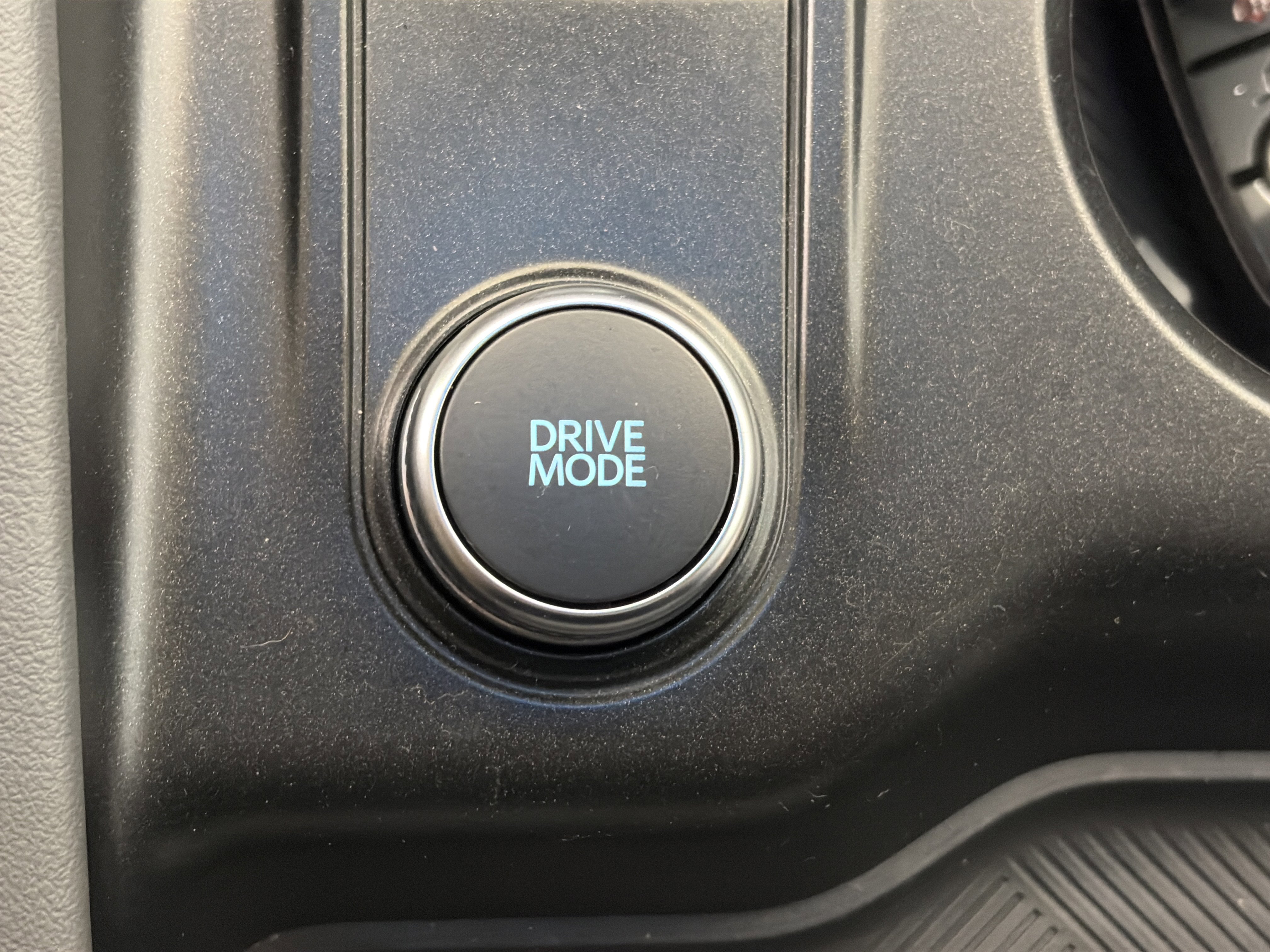 Used 2025 Ford Explorer Active image 31