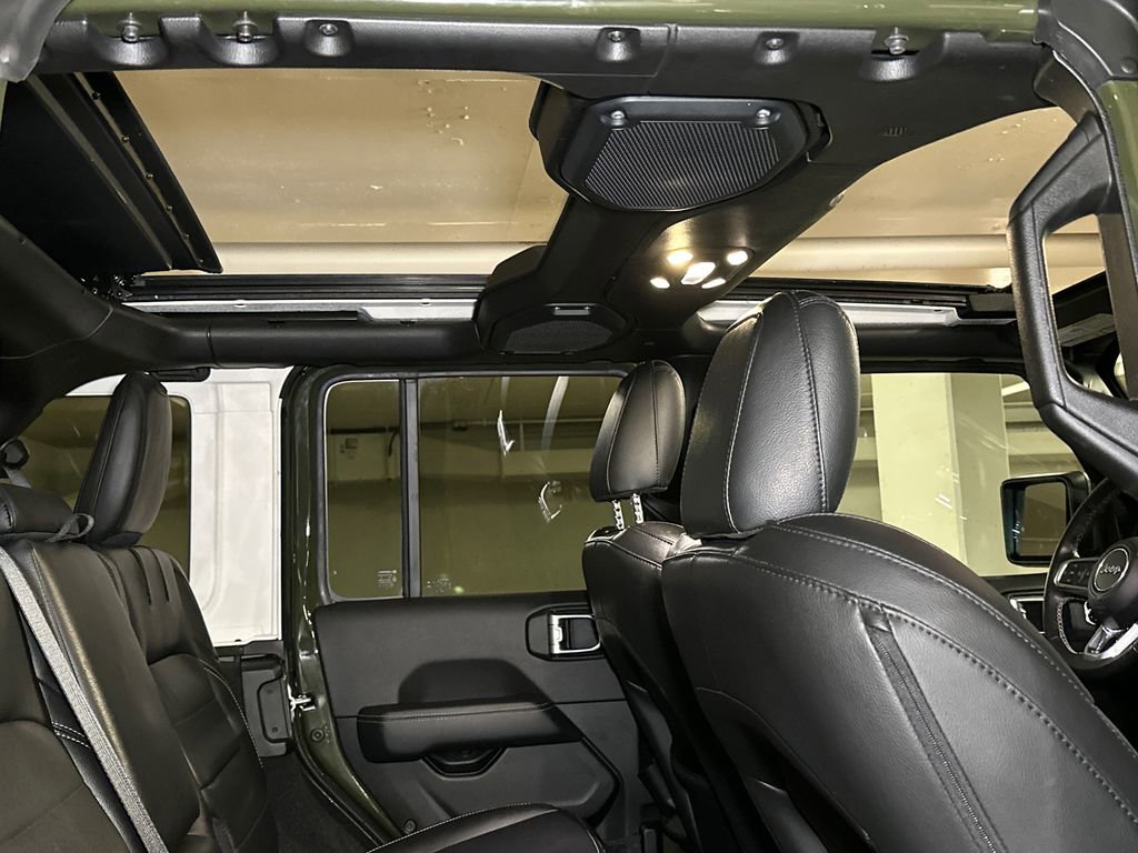 Used 2022 Jeep Wrangler Unlimited Sahara w/ Cold Weather Group AWD/4WD image 13