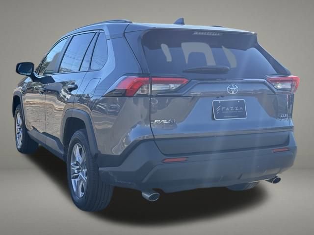 Used 2025 Toyota RAV4 XLE image 3