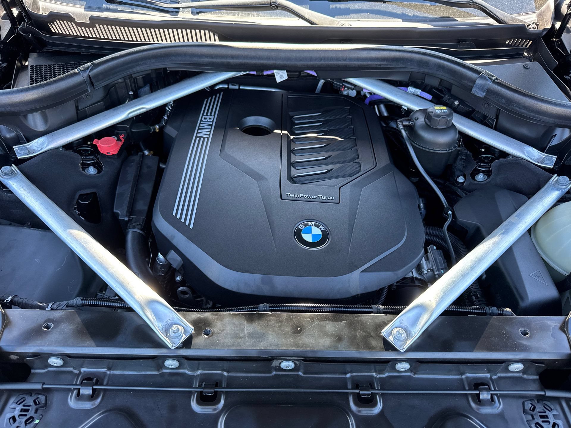 Used 2022 BMW X7 xDrive40i w/ M Sport Package AWD/4WD image 7