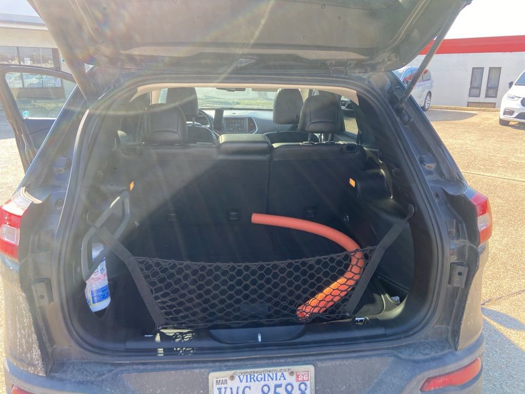 Used 2015 Jeep Cherokee Trailhawk w/ Comfort/Convenience Group image 22