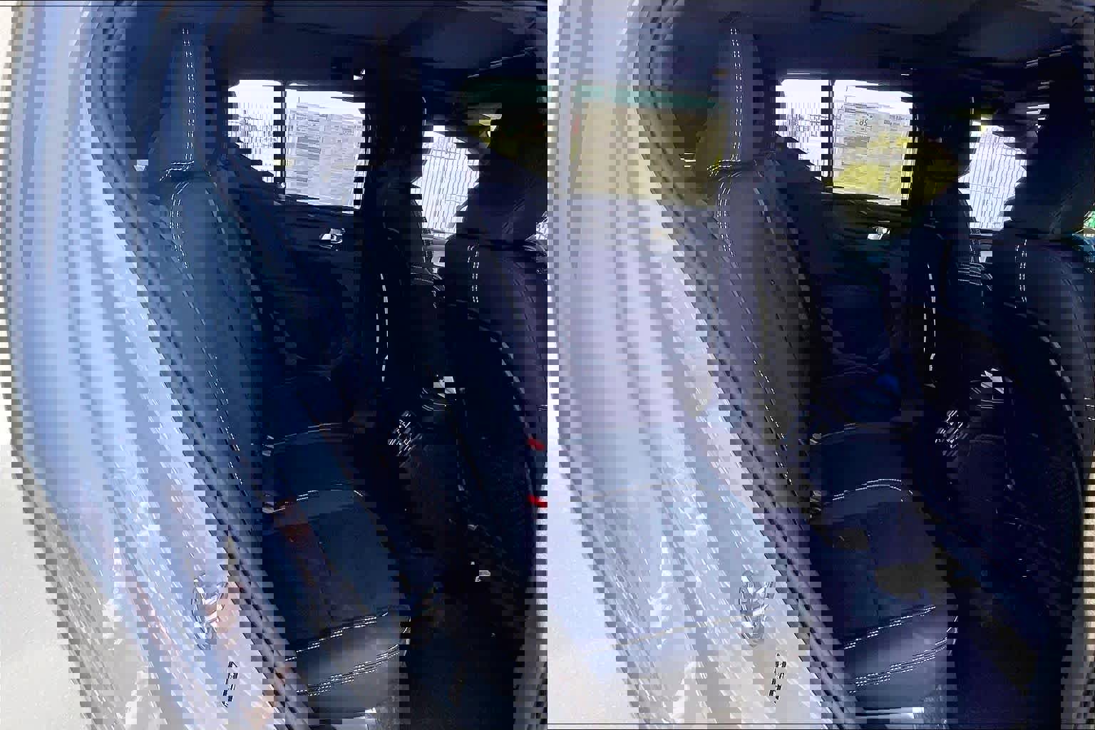 New 2026 Volvo XC40 B5 Ultra w/ Climate Package image 27