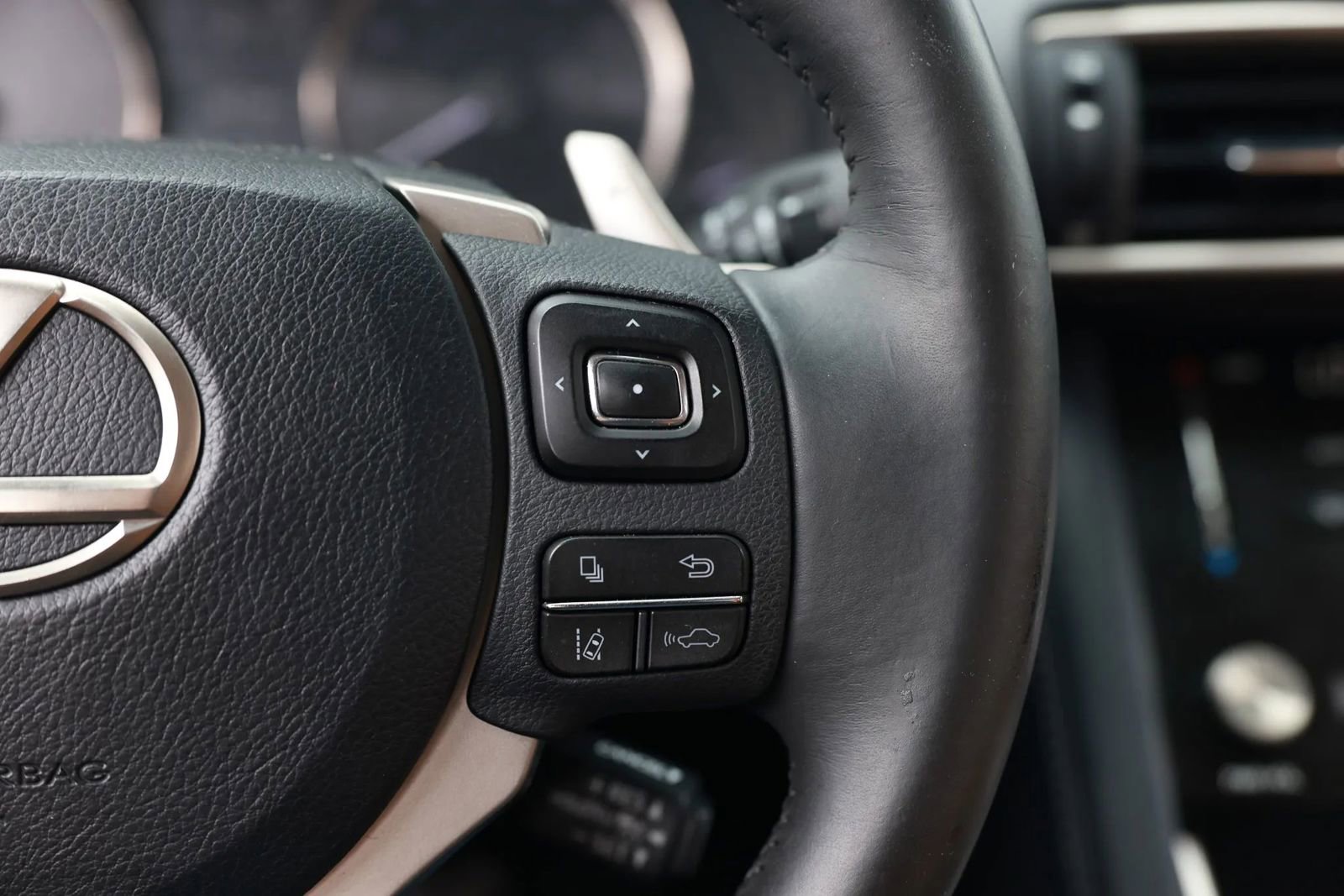 Used 2017 Lexus IS 200t RWD image 27