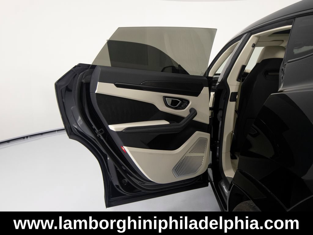 Used 2023 Lamborghini Urus S AWD/4WD image 13