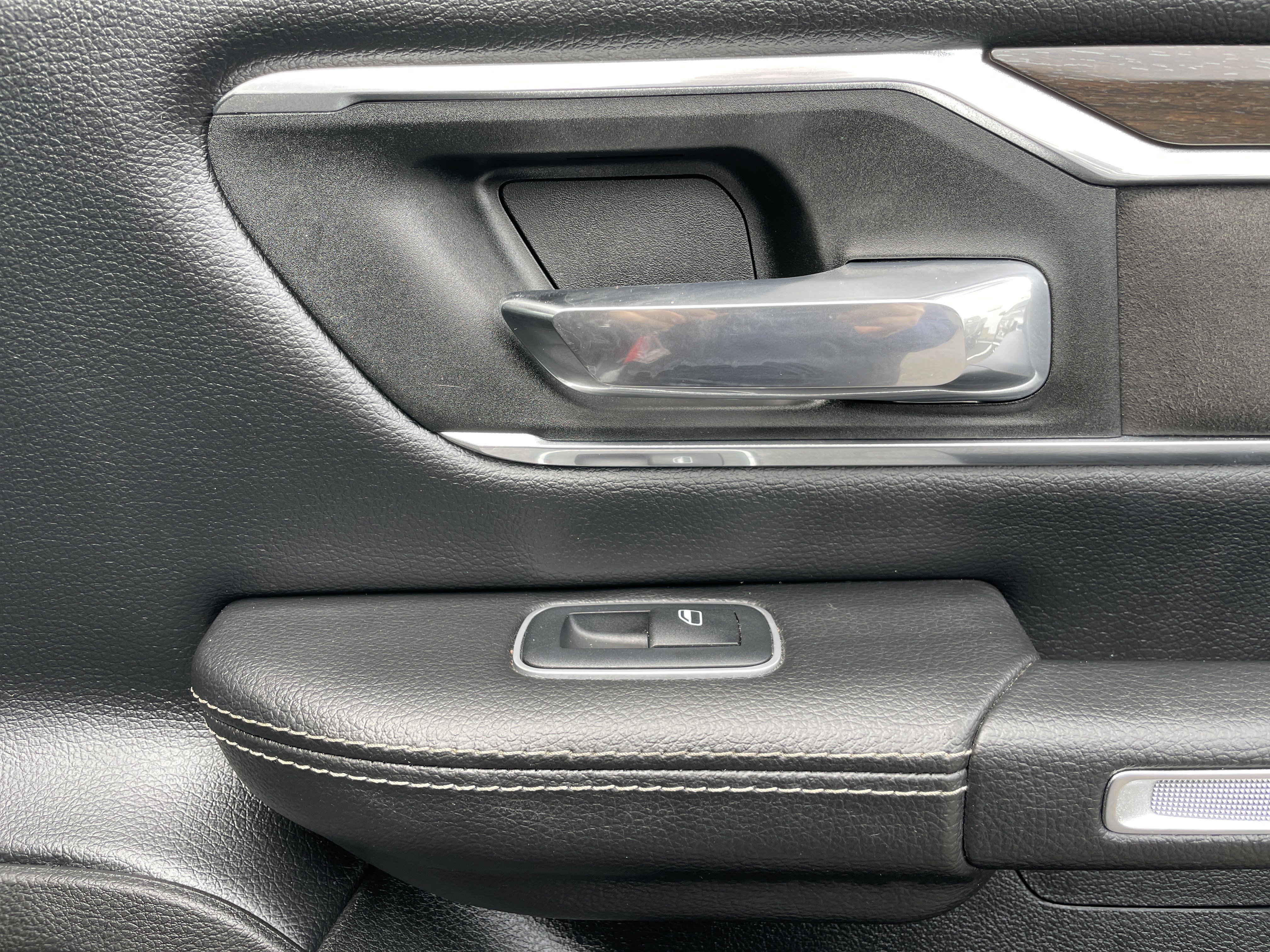 Certified 2022 RAM 1500 Laramie image 18