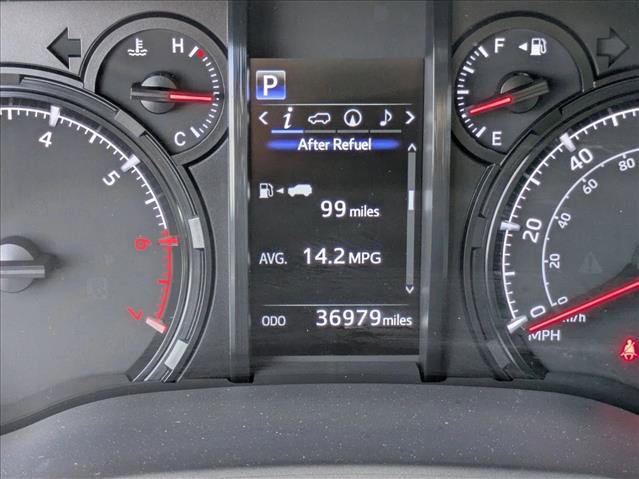 Used 2022 Toyota 4Runner SR5 Premium w/ Moonroof Package RWD image 11