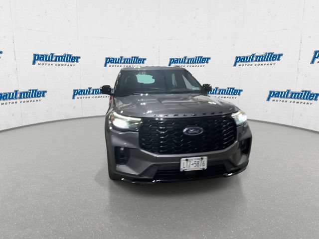 Used 2025 Ford Explorer ST-Line AWD/4WD image 3