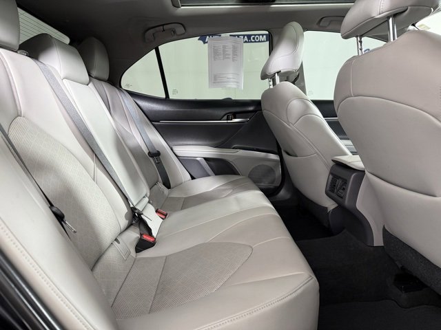 Used 2019 Toyota Camry XSE image 19