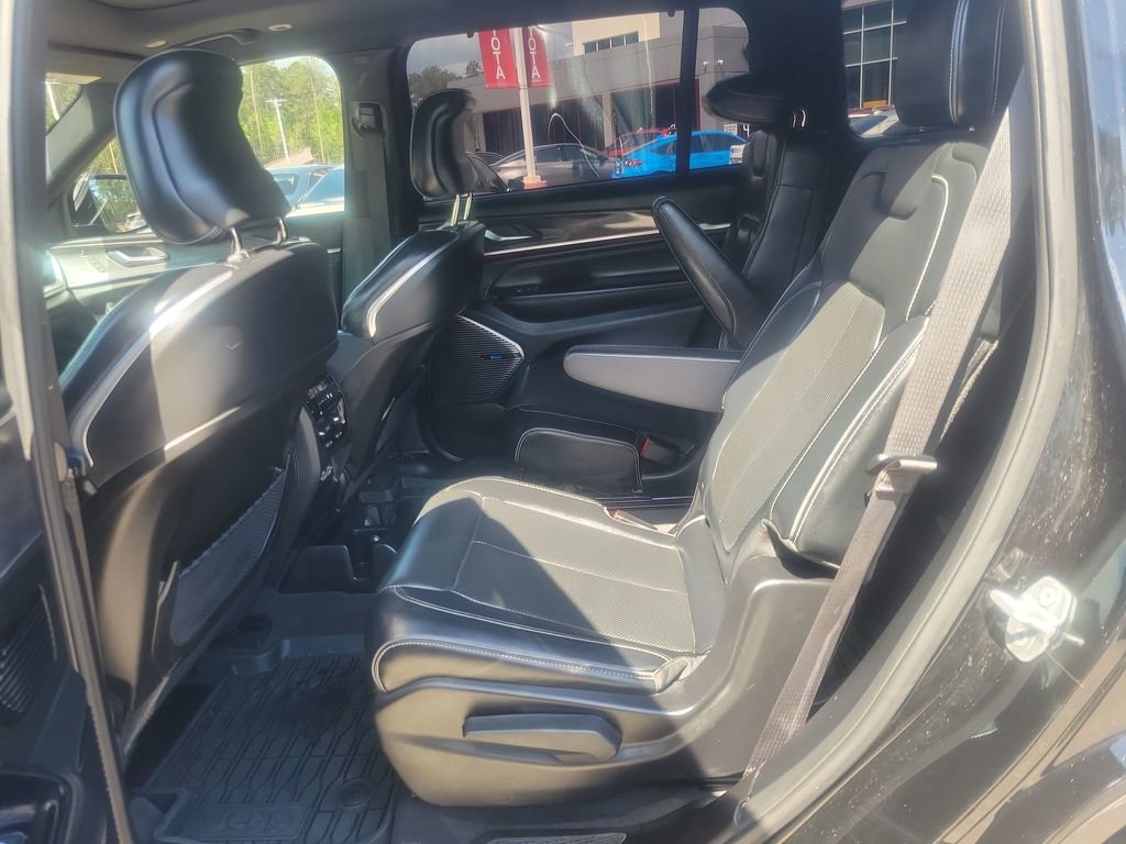 Used 2021 Jeep Grand Cherokee L Overland w/ Advanced Protech Group III image 17