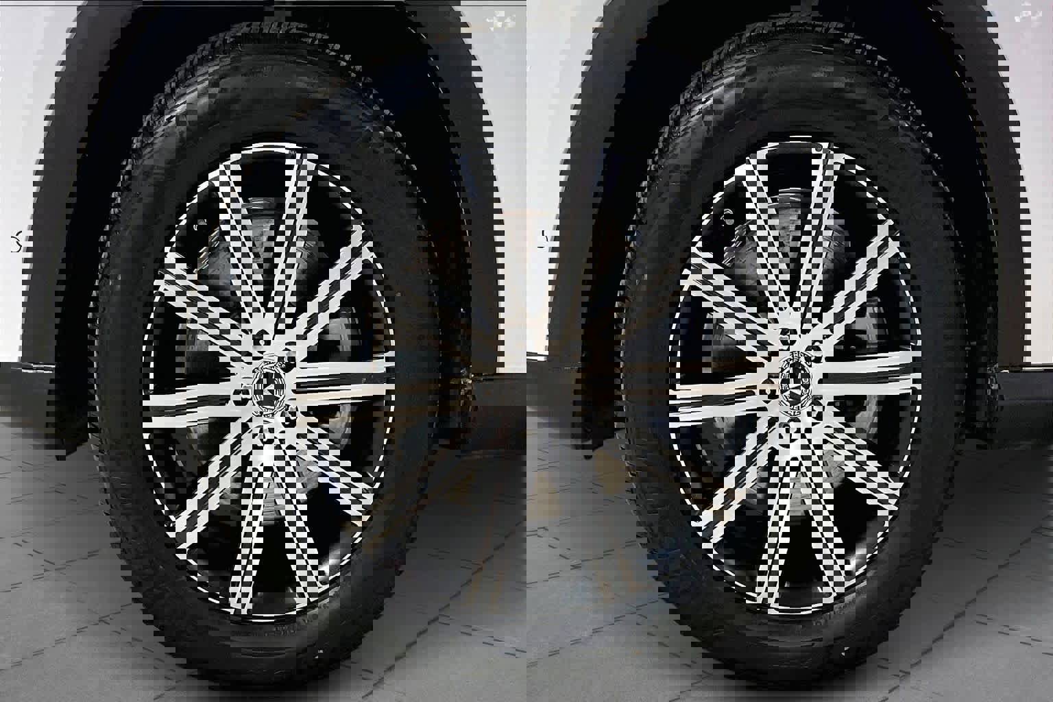 Used 2026 Mercedes-Benz GLE 450e 4MATIC image 11