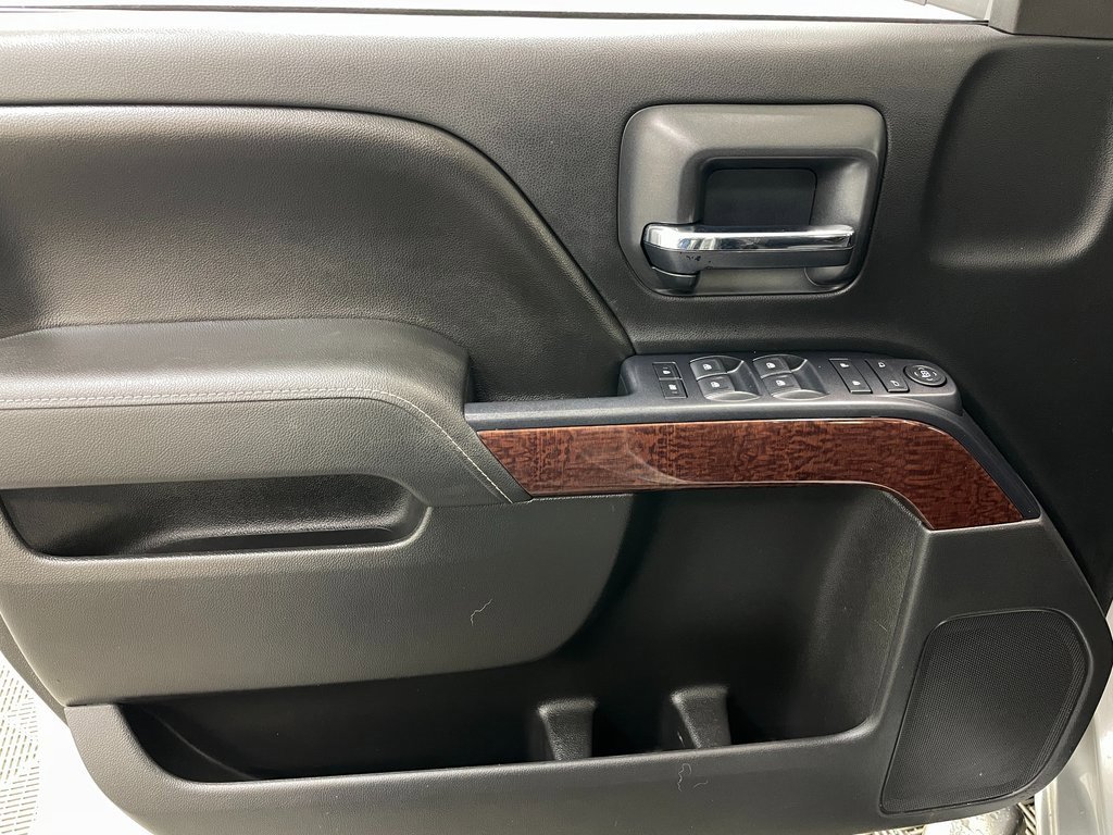 Used 2015 GMC Sierra 1500 SLE w/ SLE Value Package image 21