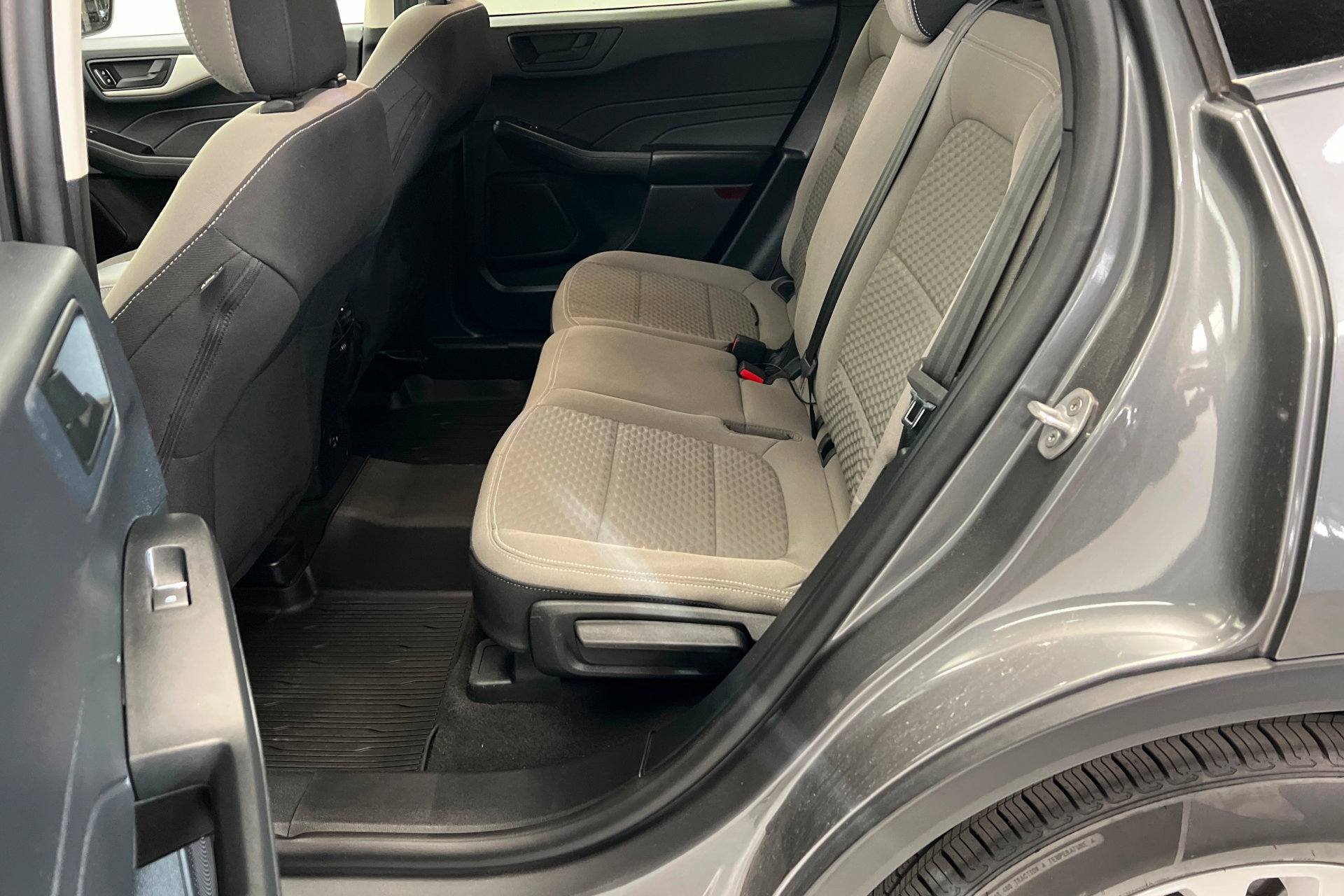 Used 2022 Ford Escape SE w/ Cold Weather Package image 22