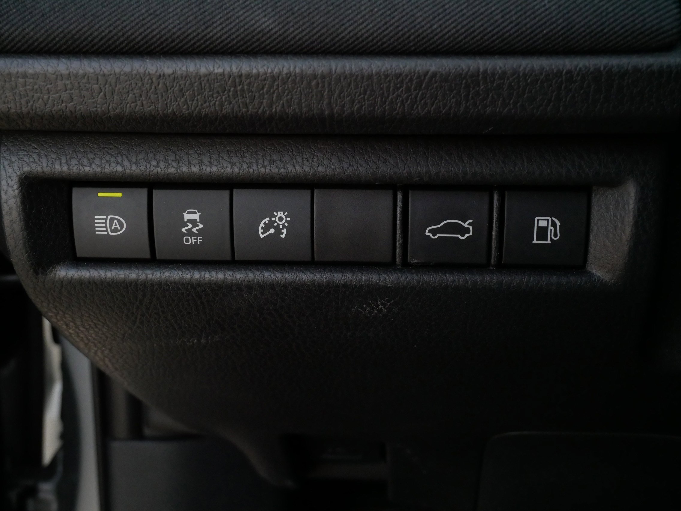 Certified 2025 Toyota Camry LE image 27