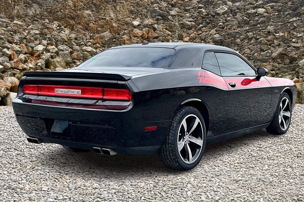 Used 2013 Dodge Challenger R/T image 2