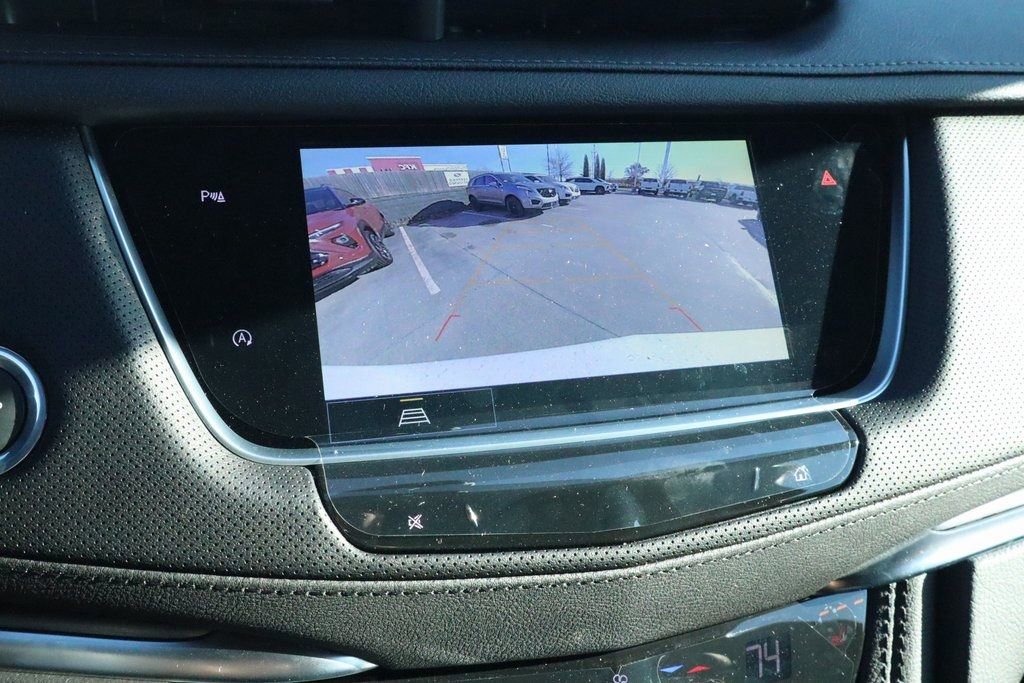 New 2026 Cadillac XT5 Luxury w/ LPO, ONYX Package image 8