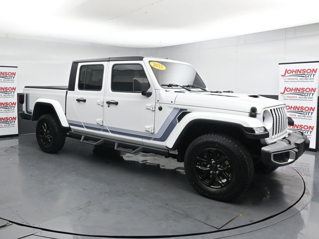 Used 2023 Jeep Gladiator Sport AWD/4WD image 2