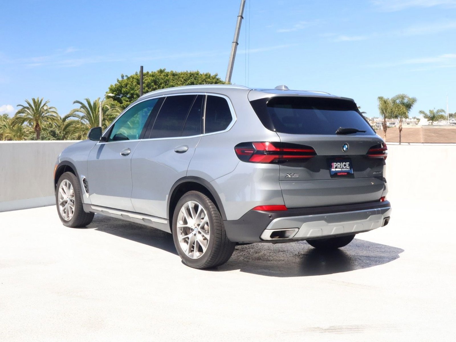 Used 2024 BMW X5 sDrive40i w/ Premium Package RWD image 3