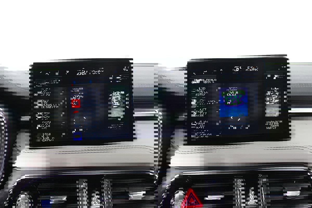 Used 2023 Genesis G70 2.0T w/ Sport Prestige Package image 11