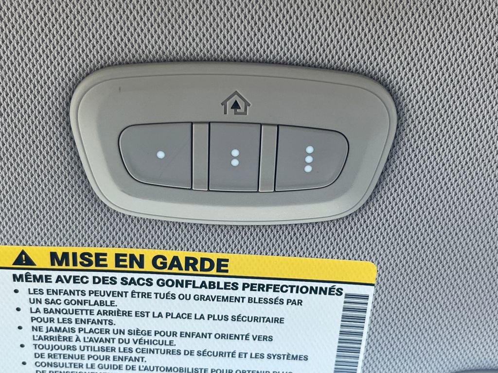 Used 2017 Chrysler Pacifica Limited w/ UConnect Theater Package image 31