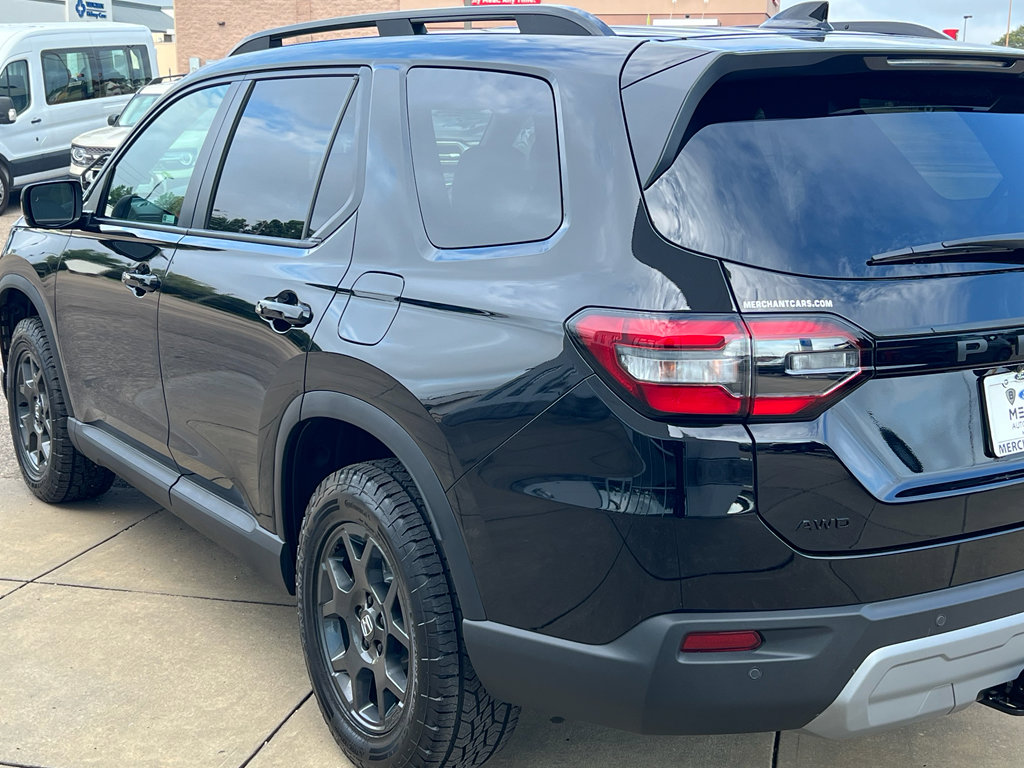 New 2025 Honda Pilot TrailSport image 6