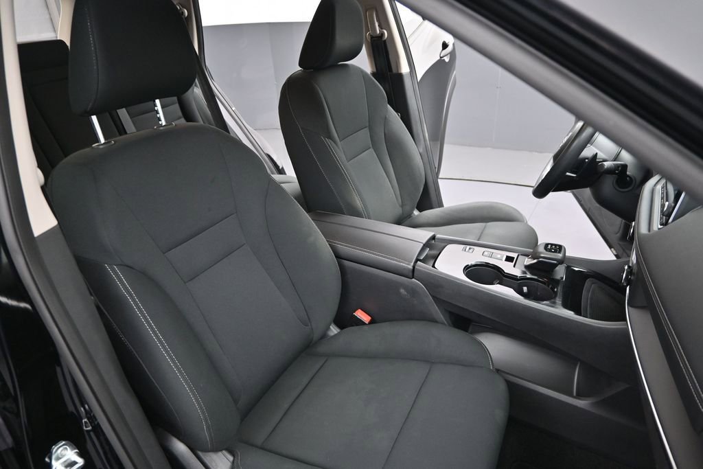 Used 2023 Nissan Rogue S FWD image 27