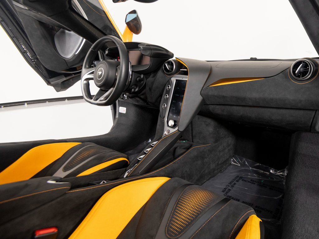 Used 2024 McLaren 750S Spider image 27