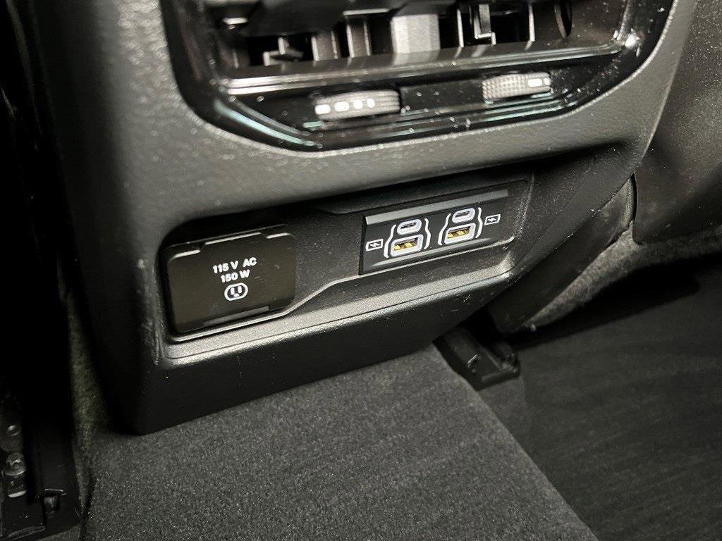 Used 2024 Jeep Grand Cherokee Altitude image 18