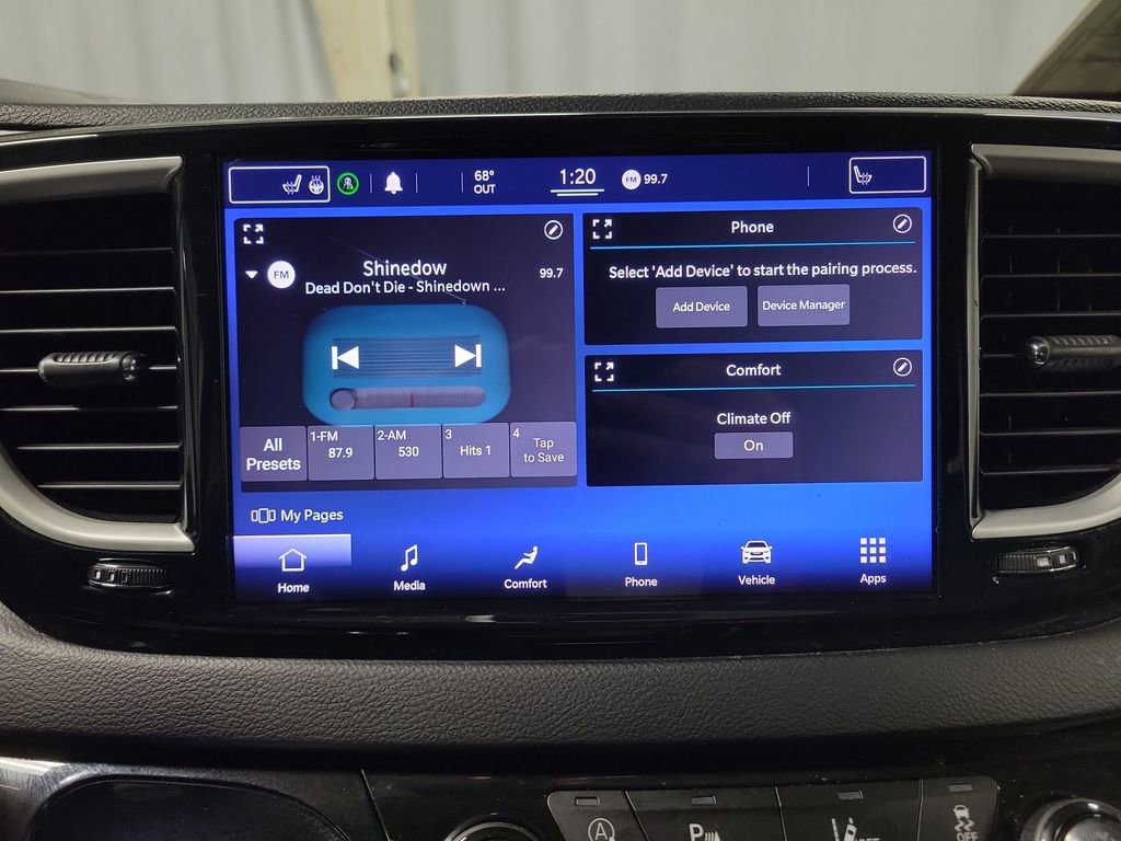 Used 2021 Chrysler Pacifica Touring-L image 17