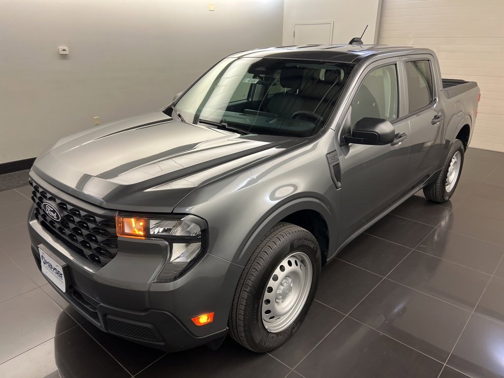 New 2025 Ford Maverick XL image 3