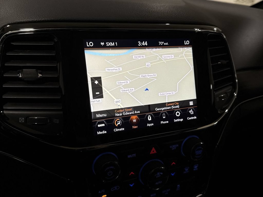 Used 2021 Jeep Grand Cherokee Limited AWD/4WD image 15