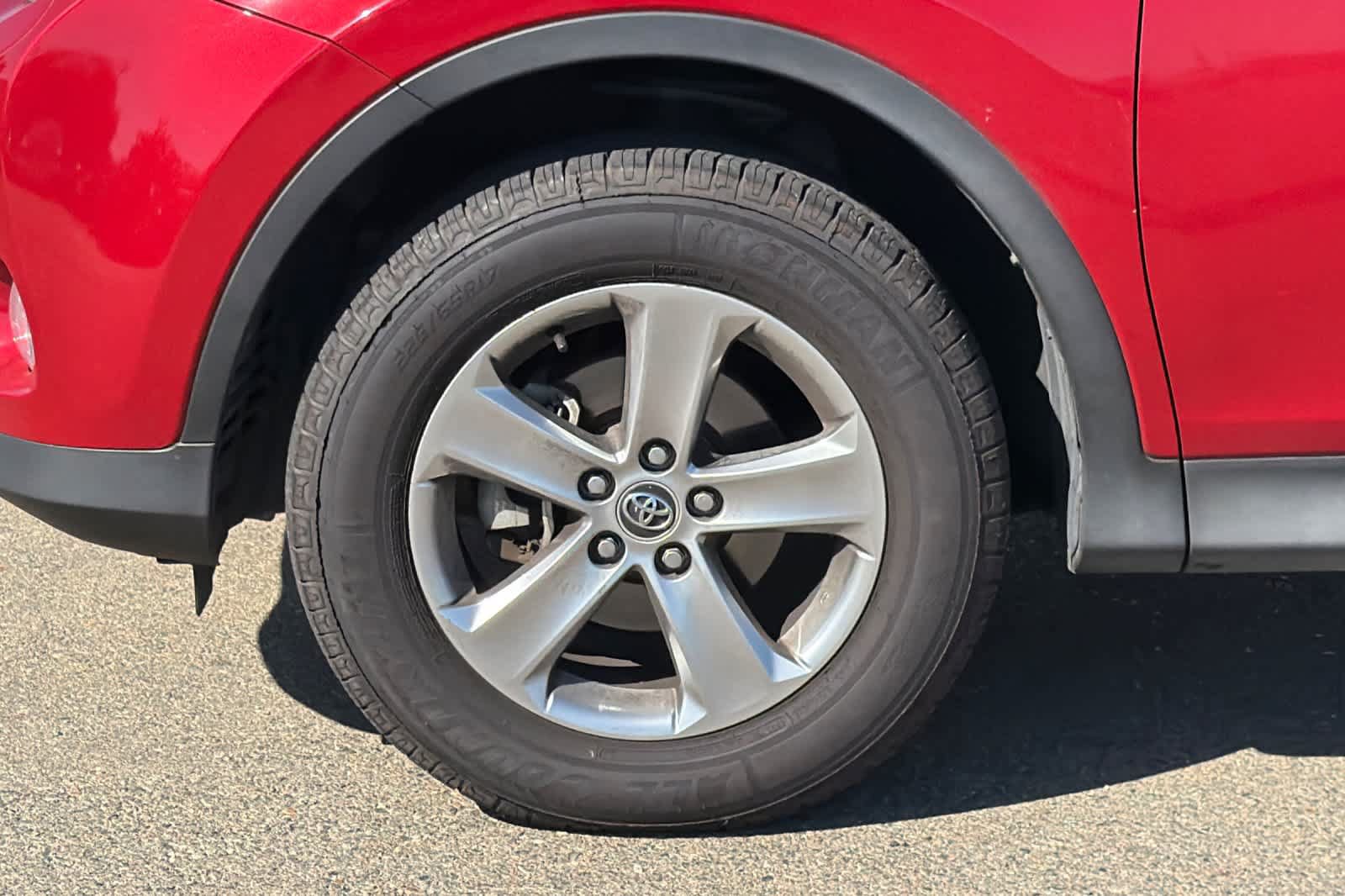 Used 2015 Toyota RAV4 XLE AWD/4WD image 13