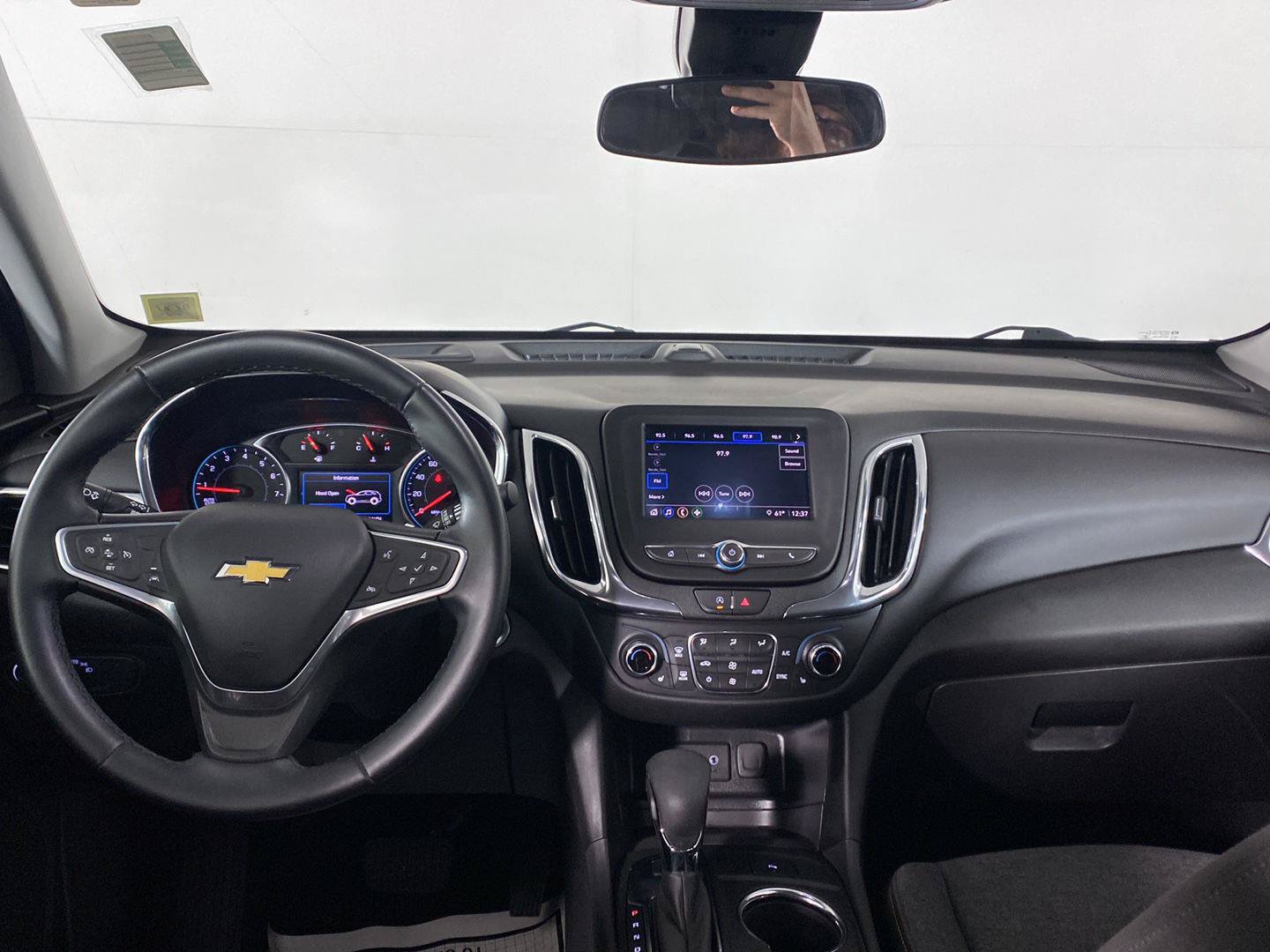 Used 2023 Chevrolet Equinox LT AWD/4WD image 18