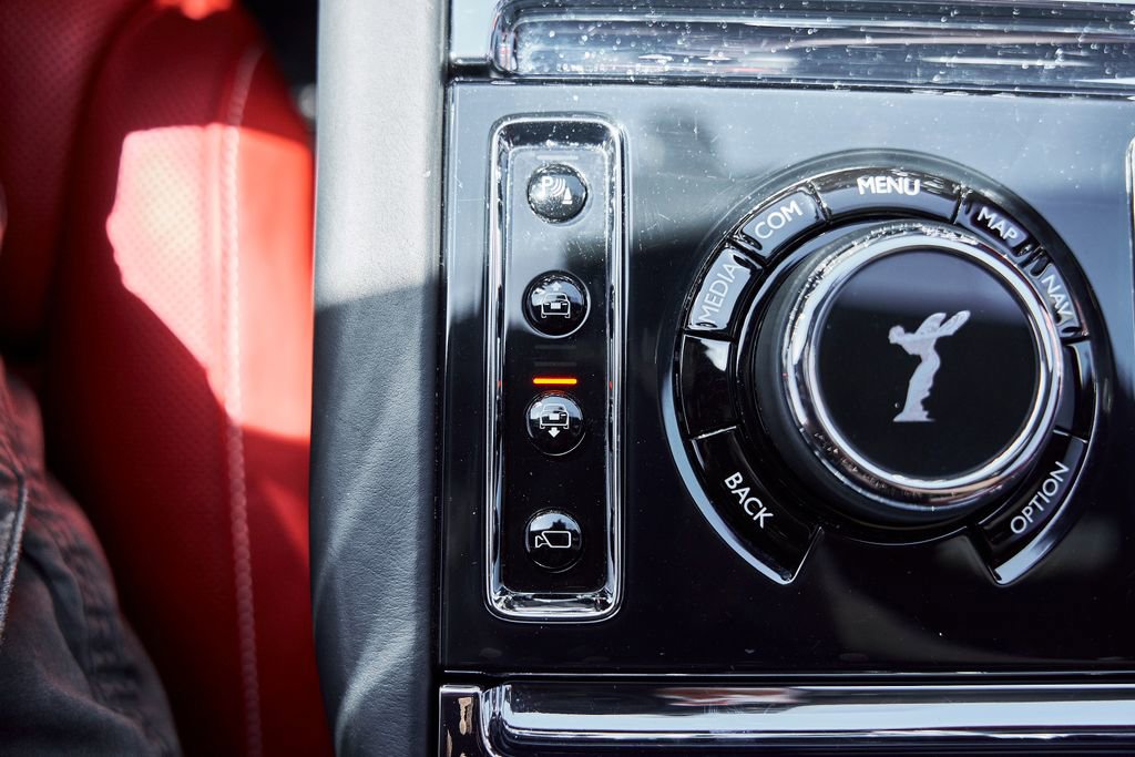 Used 2024 Rolls-Royce Cullinan Black Badge w/ Dark Exterior Package image 78