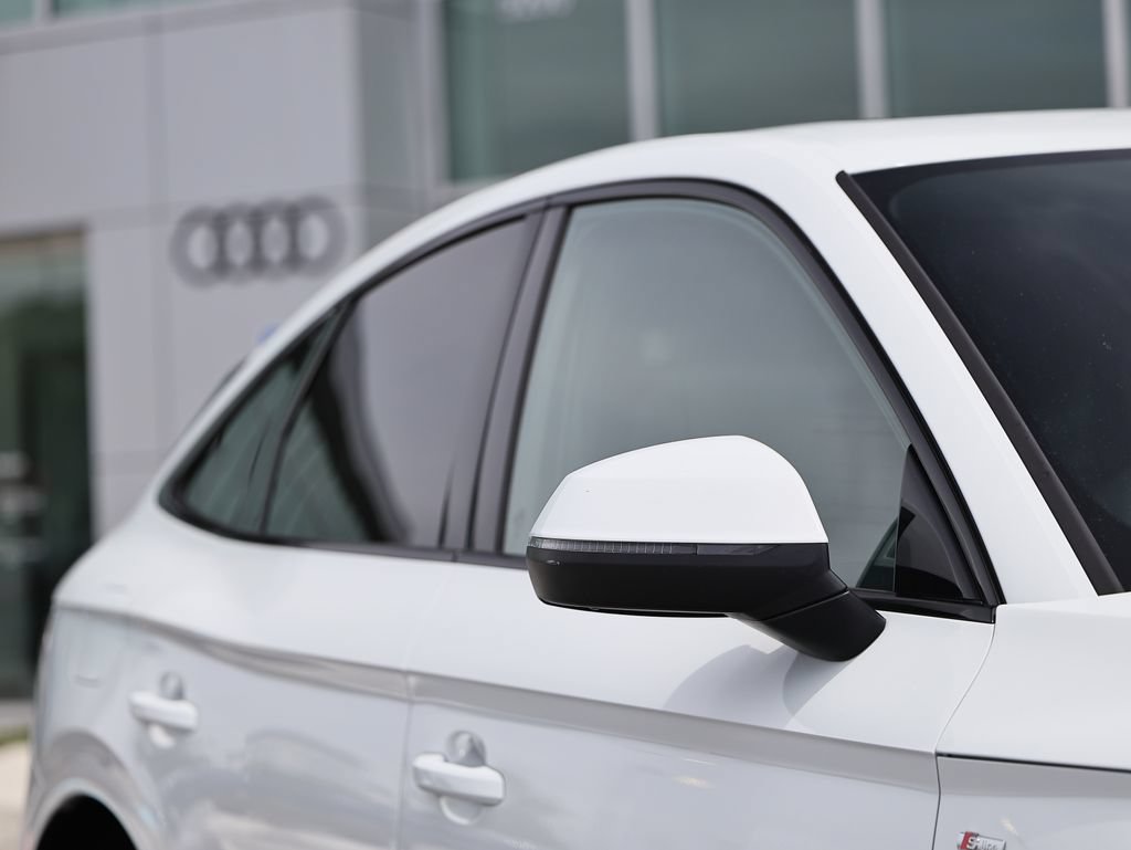 Used 2023 Audi Q5 2.0T Prestige w/ Prestige Package AWD/4WD image 3