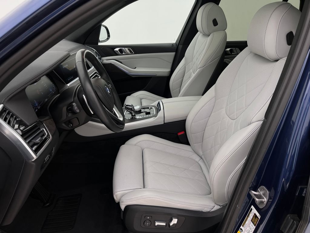 Used 2023 BMW X5 xDrive45e w/ Executive Package image 11