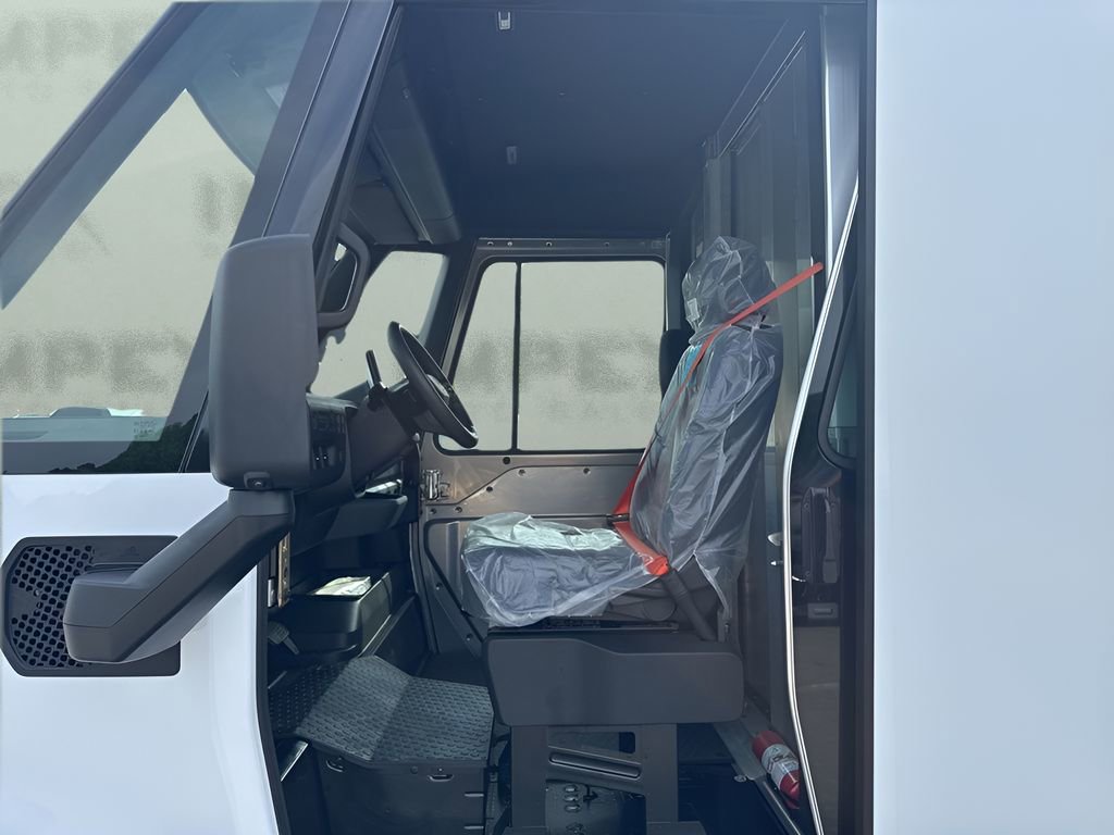 Used 2024 Chevrolet Brightdrop 400 w/ Commercial Equipment Package AWD/4WD image 9