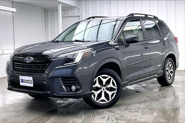 Used 2022 Subaru Forester Premium AWD/4WD image 2