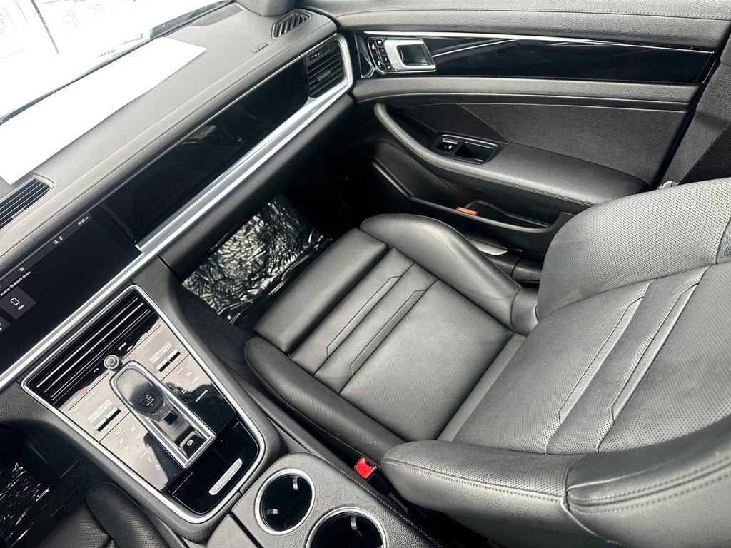 Used 2019 Porsche Panamera 4 image 34