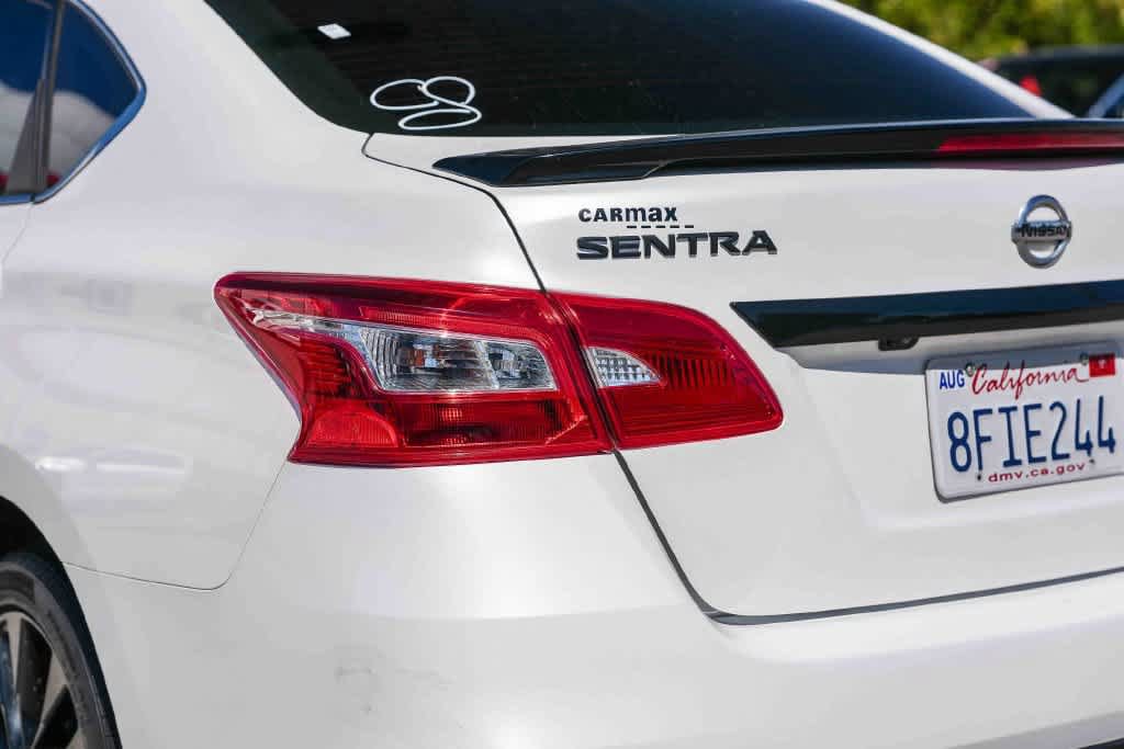 Used 2018 Nissan Sentra SR w/ SR Midnight Edition Package FWD image 9