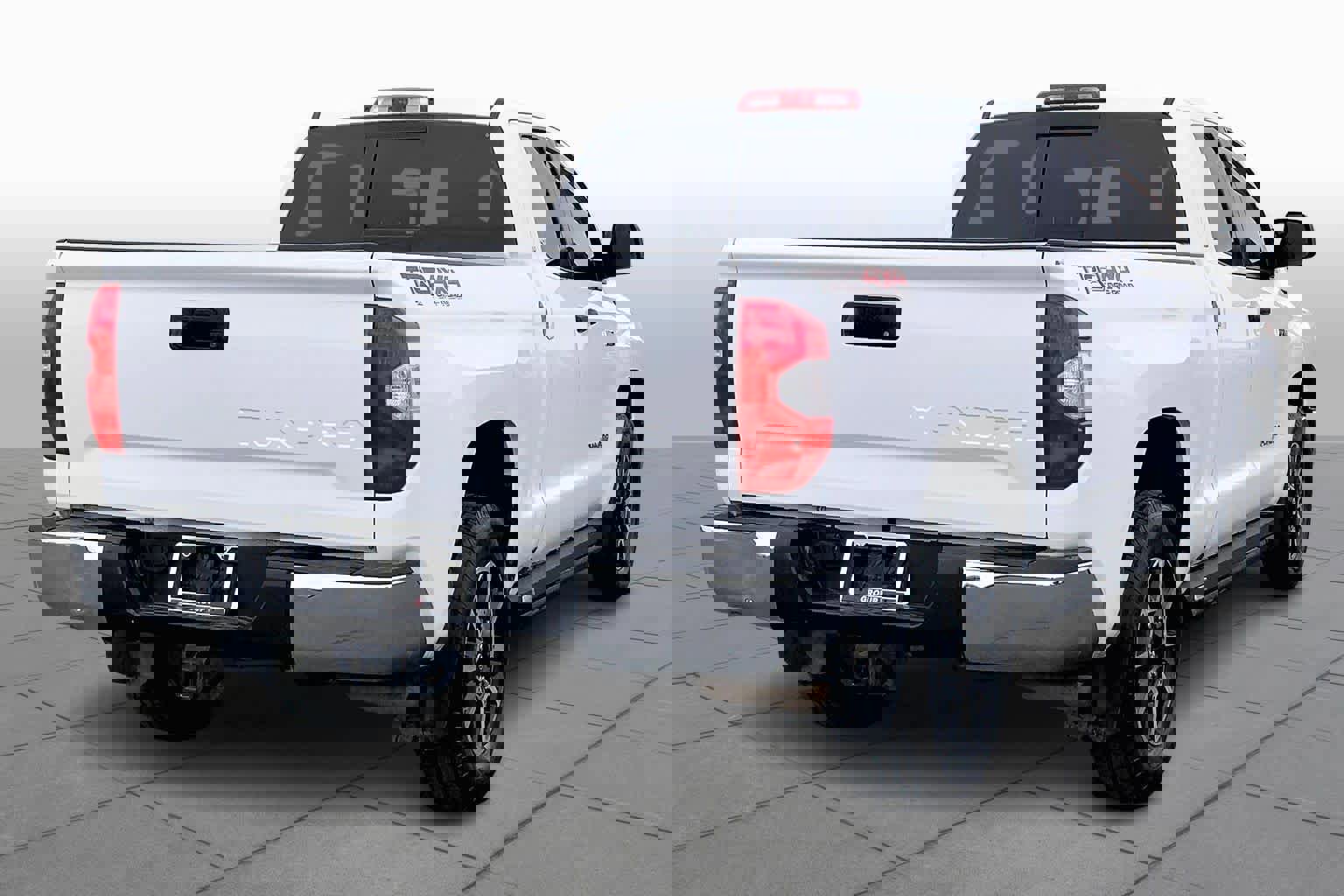 Used 2016 Toyota Tundra SR5 w/ TRD Off Road Package image 13