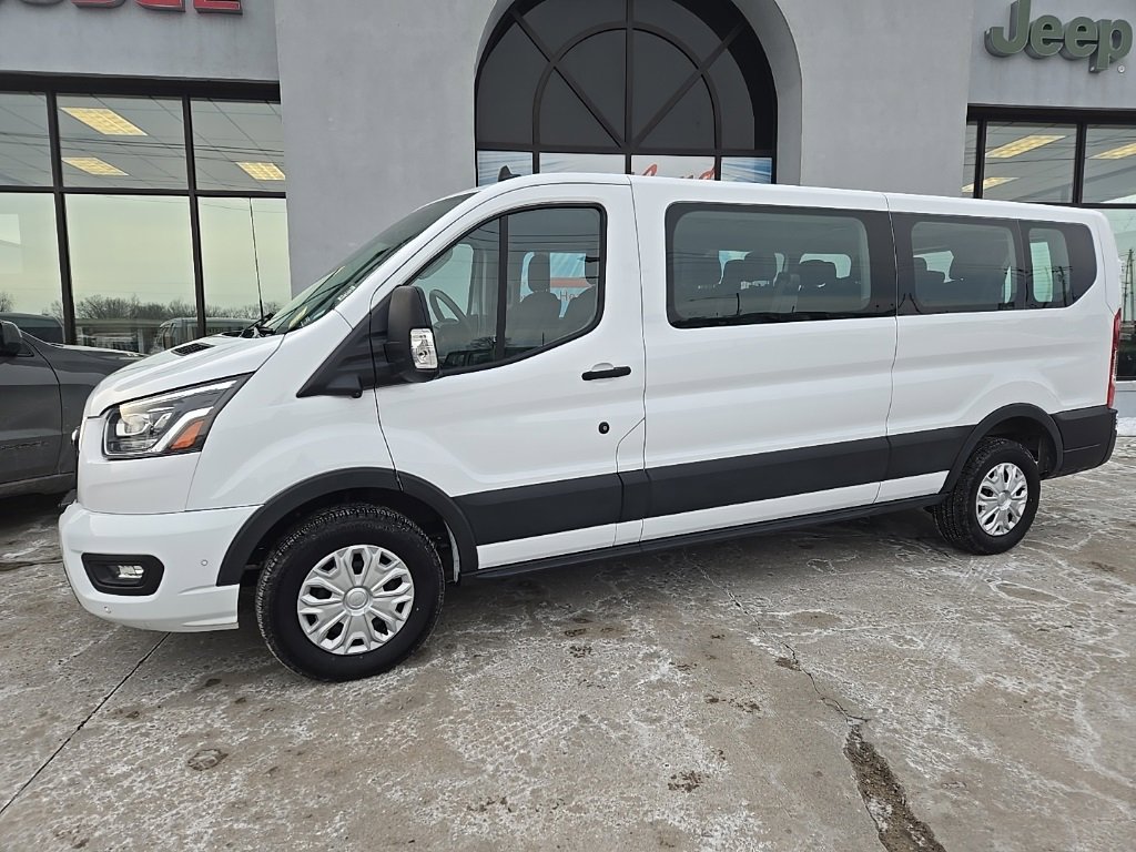 Used 2023 Ford Transit 350 XLT image 4