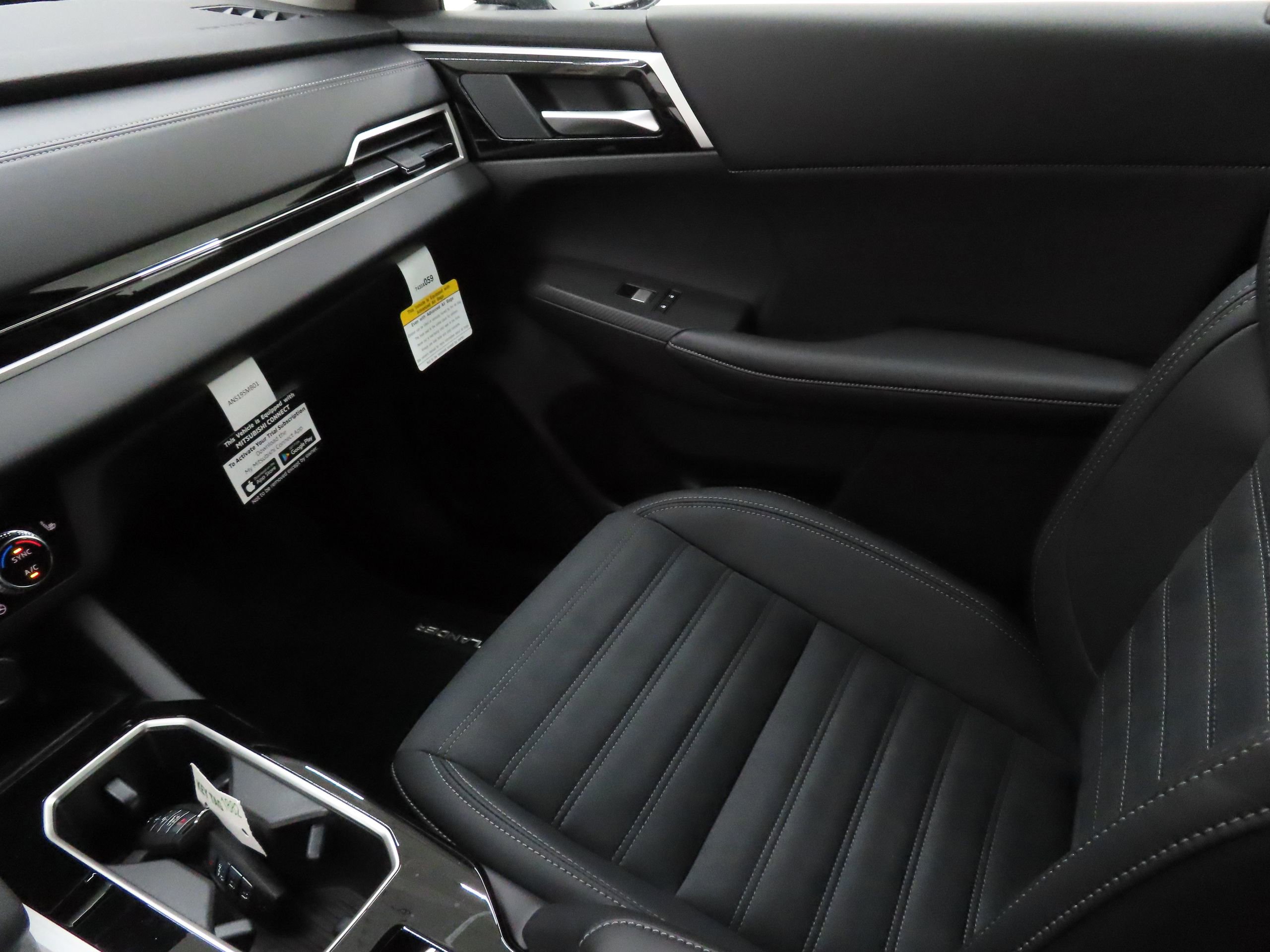 New 2026 Mitsubishi Outlander SE FWD image 19