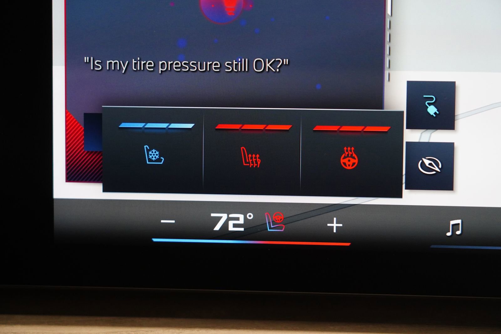 Used 2025 BMW i7 M70 w/ Executive Package image 26