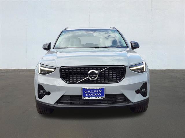 New 2026 Volvo XC40 B5 Plus w/ Protection Package Premier AWD/4WD image 4