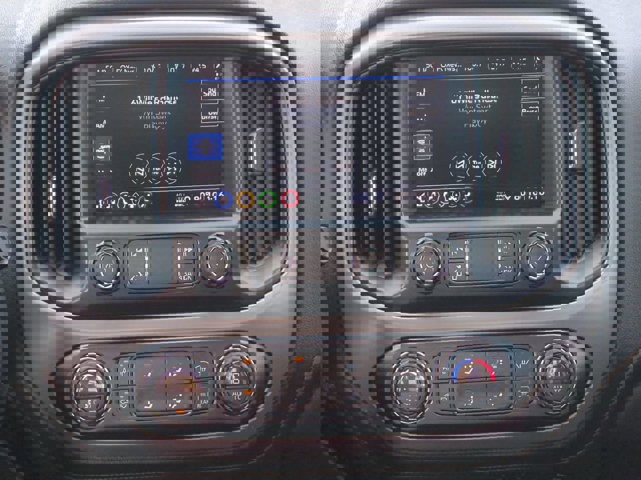 Used 2022 GMC Canyon AT4 w/ Trailering Package image 17