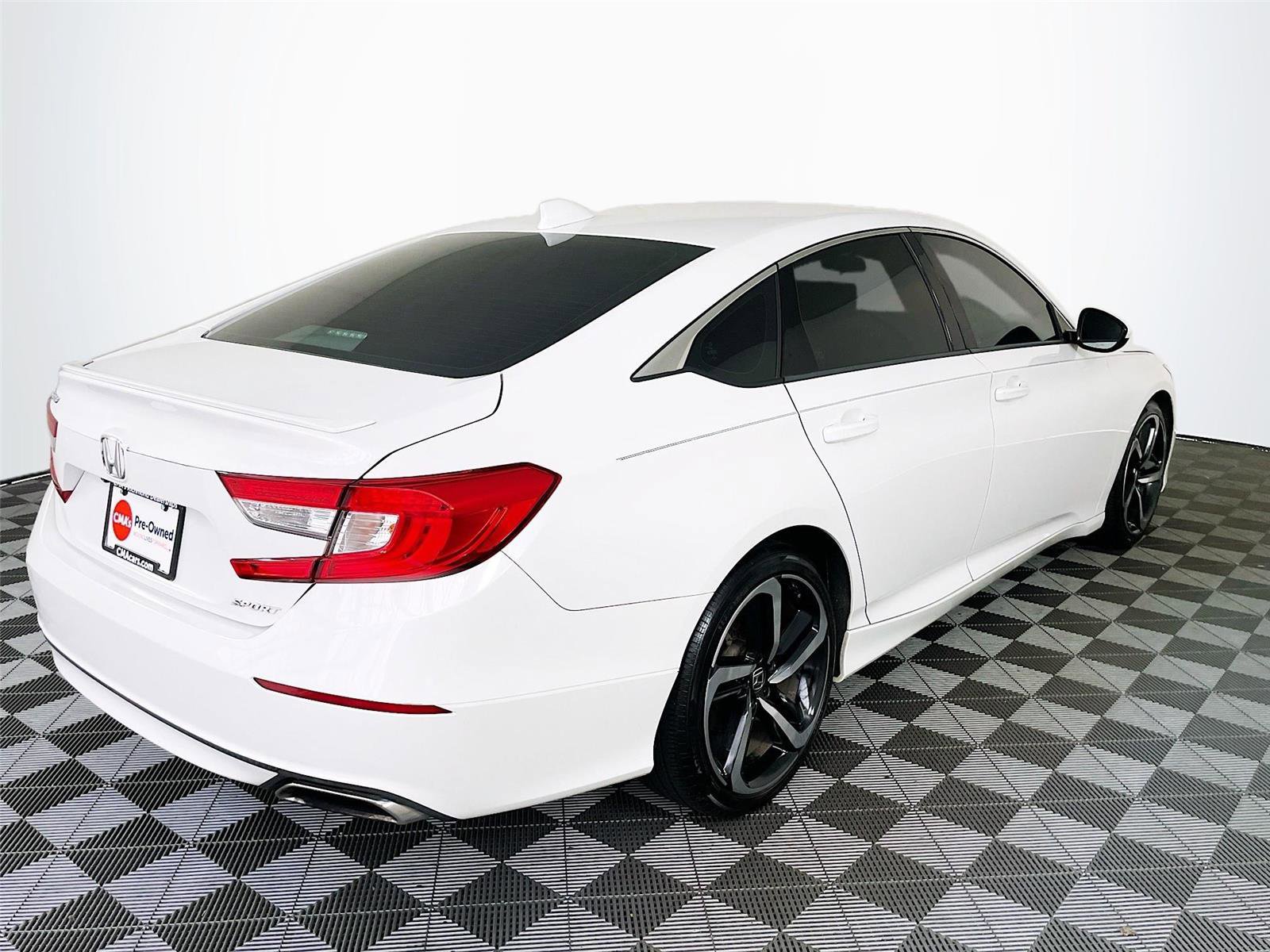 Used 2019 Honda Accord Sport image 9