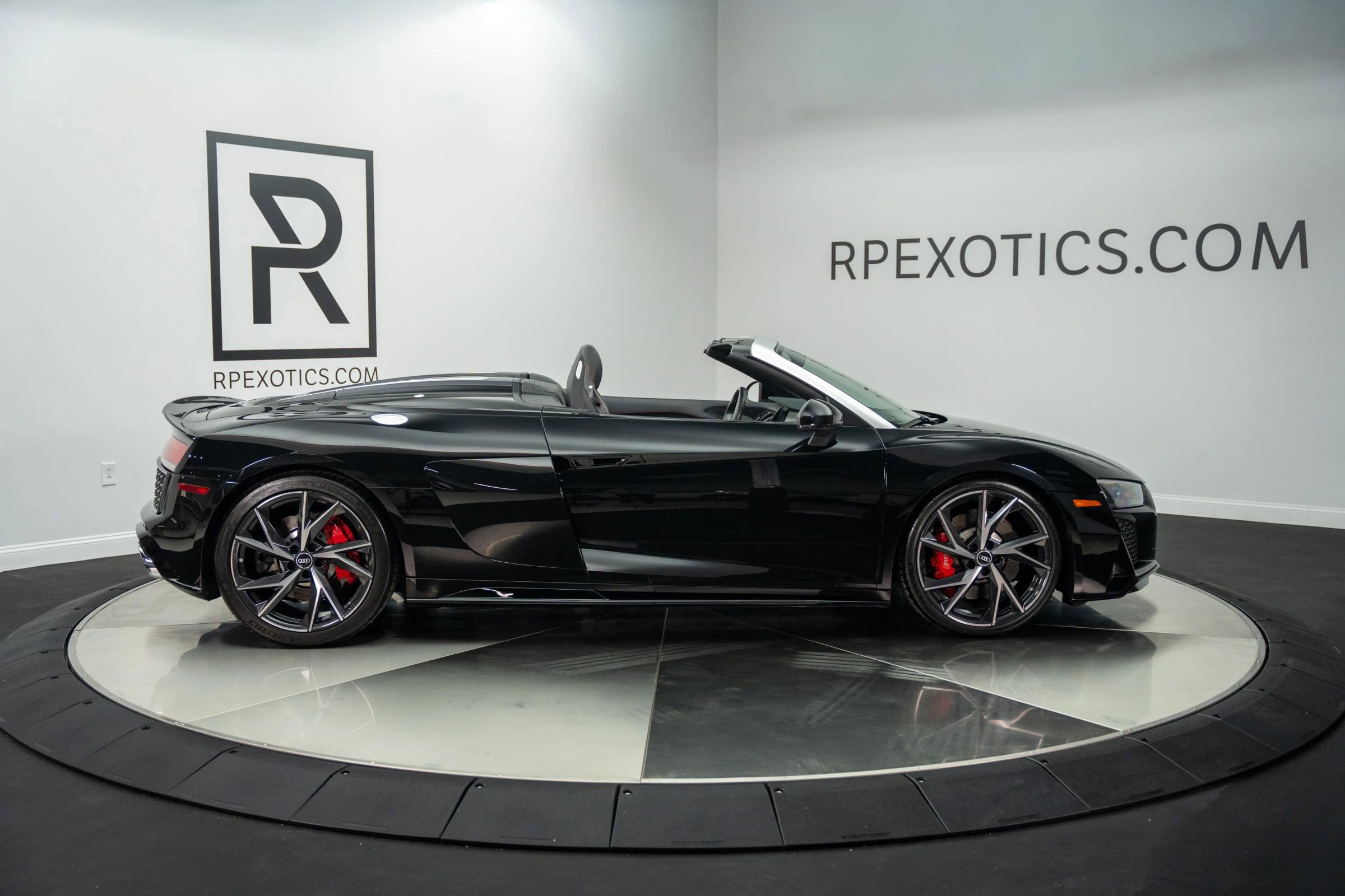 Used 2021 Audi R8 V10 w/ Premium Package image 10