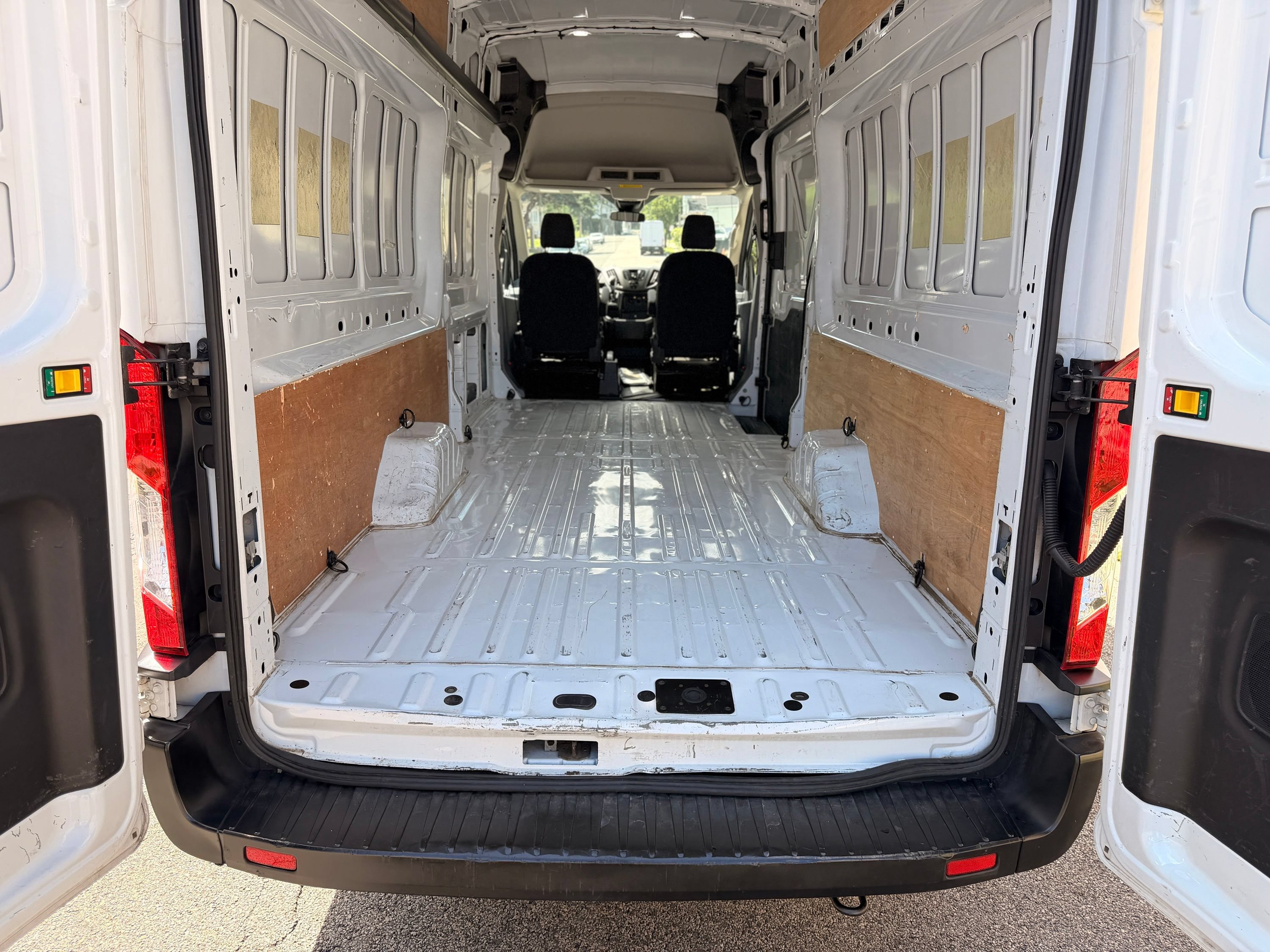 Used 2019 Ford Transit 350 148 High Roof Extended RWD image 8